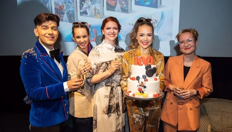 DISNEY SLAVÍ 100 LET. V ČESKU VYŠEL POPRVÉ V ROCE 1990 - foto 1 | brand photo
