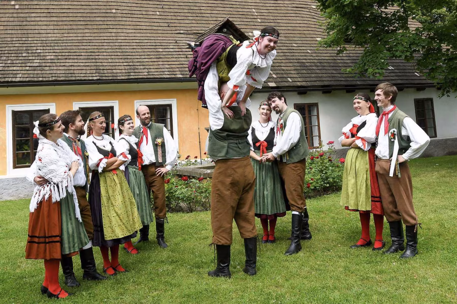 Folklorní soubor Mateník slaví 35 let
