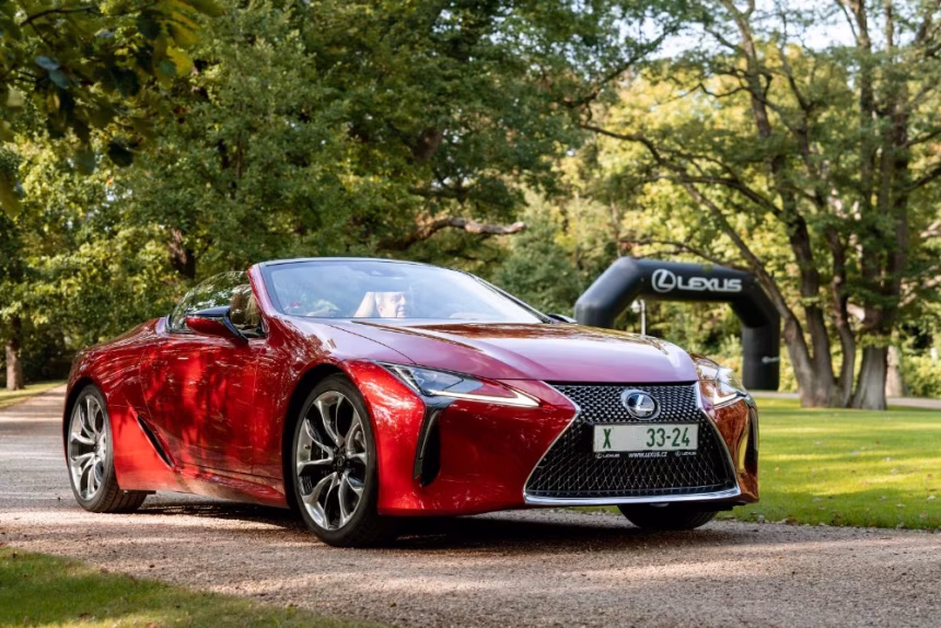Lexus měl v létě rekordní prodeje. V Česku představil LC 500 Convertible - foto 1 | brand photo