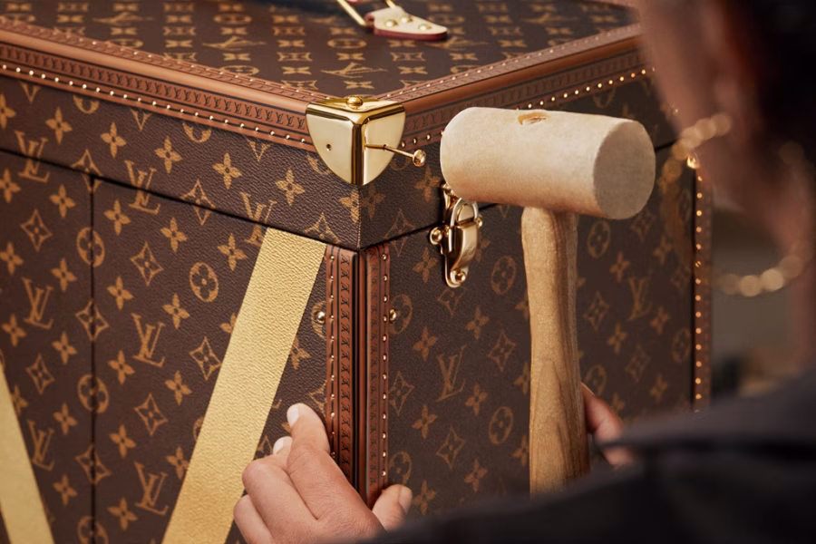 Louis Vuitton představuje oficiální Trophy Trunk vyrobený na míru pro vítěznou trofej pro Mistrovství světa ve…