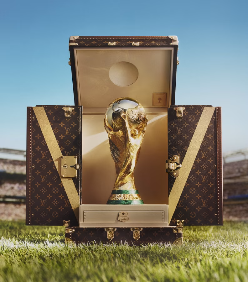 Louis Vuitton představuje oficiální Trophy Trunk vyrobený na míru pro vítěznou trofej pro Mistrovství světa ve…