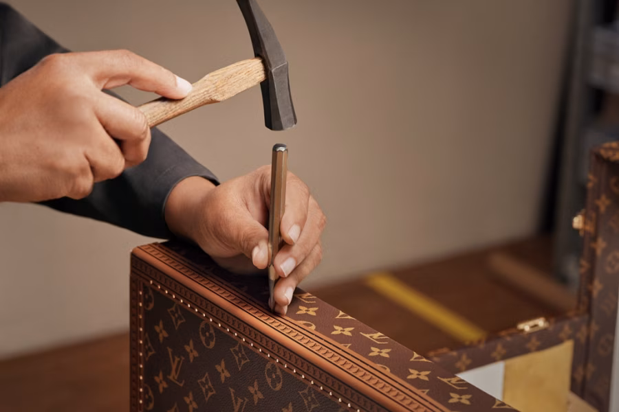 Louis Vuitton představuje oficiální Trophy Trunk vyrobený na míru pro vítěznou trofej pro Mistrovství světa ve…