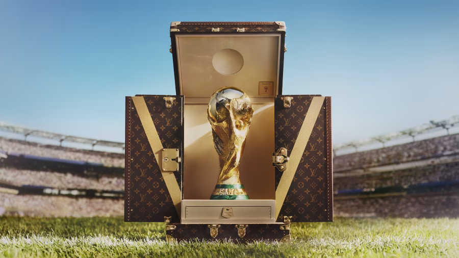 Louis Vuitton představuje oficiální Trophy Trunk vyrobený na míru pro vítěznou trofej pro Mistrovství světa ve…
