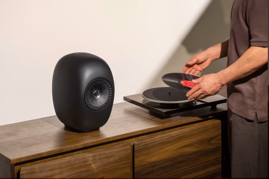 KEF LS LUXE spojuje high-end zvuk se sochařským designem Rosse Lovegrova – fotografie 7