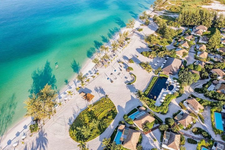 Letecký pohled na pobřeží ostrova Koh Rong