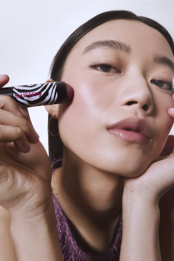 SISLEY PARIS PHYTO-TWIST TOP COAT: Nové univerzální rozjasňující multi-líčidlo - fotografie 3
