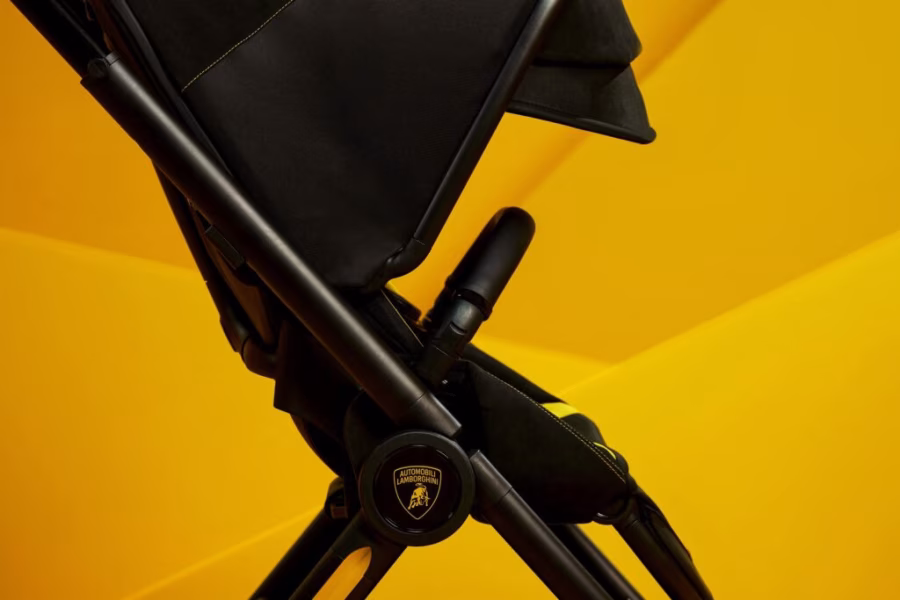 Detail rámu a sportovního sedáku kočárku Reef AL Arancio