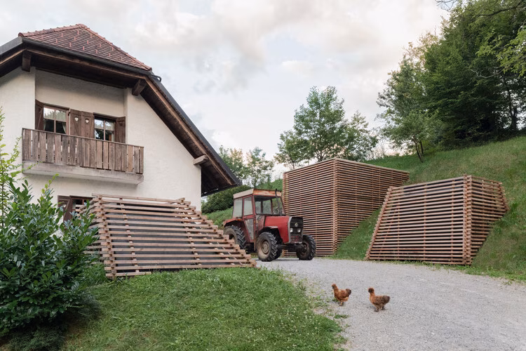 Areál bývalého mlýna, který doplnilo podzemní wellness od KIP arhitekti