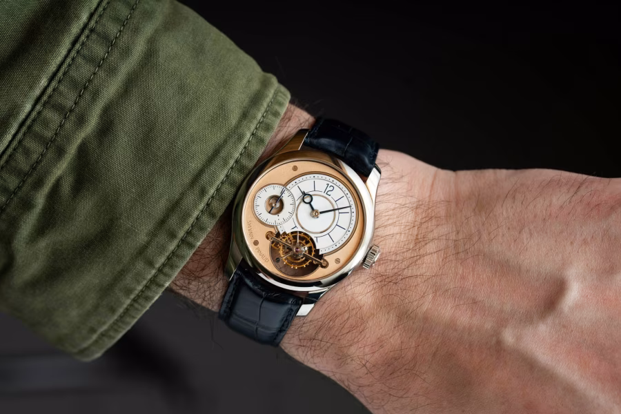 Model Tourbillon na zápěstí