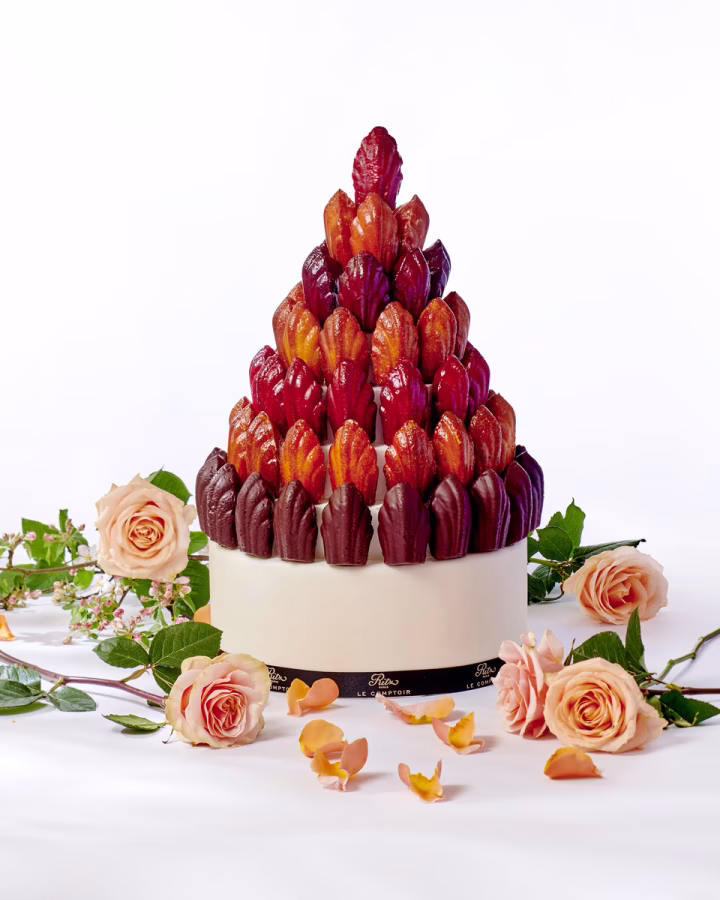 Pyramida madeleinek Ritz Paris Le Comptoir