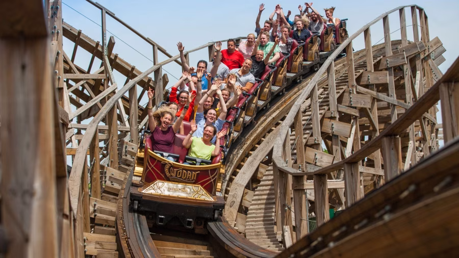 Dřevěná konstrukce dráhy WODAN Timburcoaster