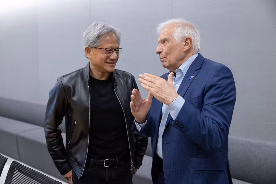 Jensen Huang během setkání s Josepem Borrellem v roce 2024