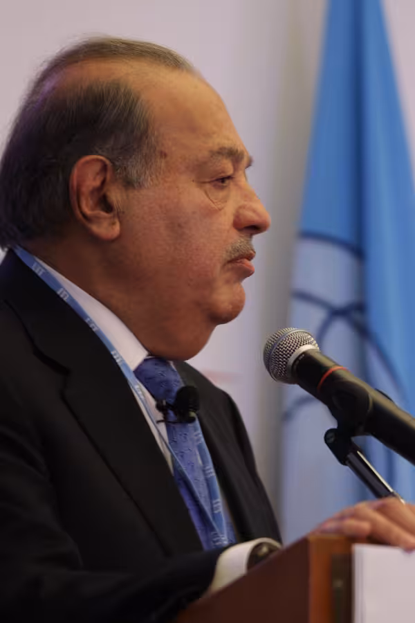 Mexický podnikatel Carlos Slim během konferenčního vystoupení