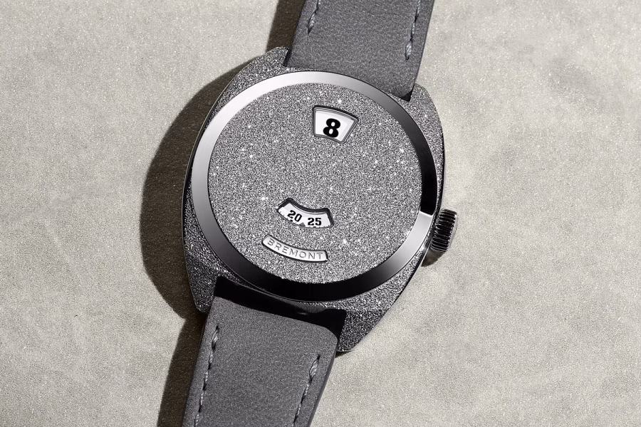Bremont Terra Nova Jumping Hour ukazuje čas skokem – fotografie 2