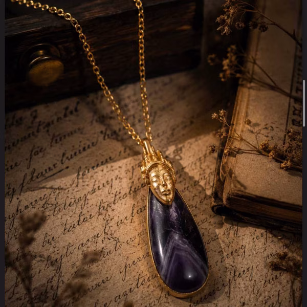 Surově tvarovaný pánský přívěsek z kolekce Found Objects