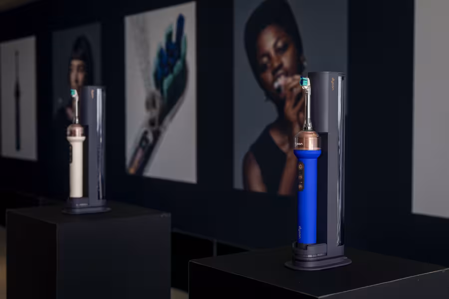 Dyson mění pravidla vlasového stylingu. Představil nové technologie Airsmooth™ a Corrale CoolShine™ – fotografie 6