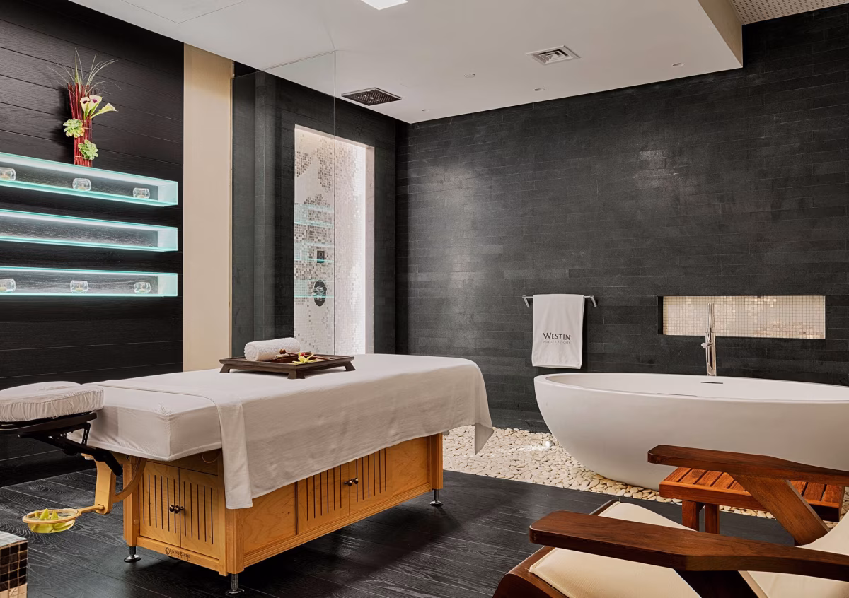 Interiér a prostory pro hosty v The Westin Doha