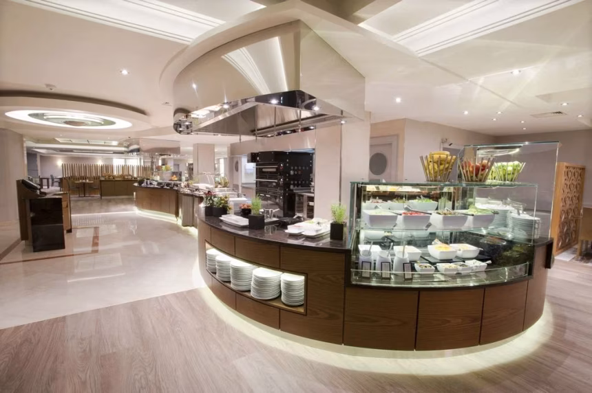 Vánoční brunch v Atrium Restaurant Hilton Prague