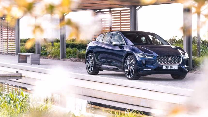 Jaguar I-PACE v novém provedení Black nadchne každého - foto 6 | brand photo