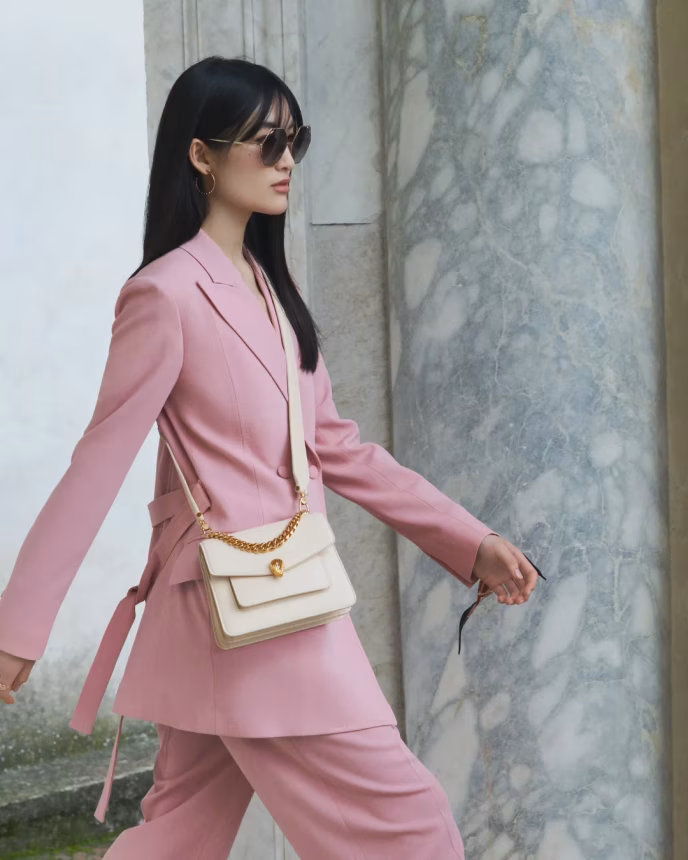 KOLEKCE KOŽENÉHO ZBOŽÍ A DOPLŇKŮ BVLGARI PRO SEZÓNU PODZIM/ZIMA 2021 - foto 4 | brand photo