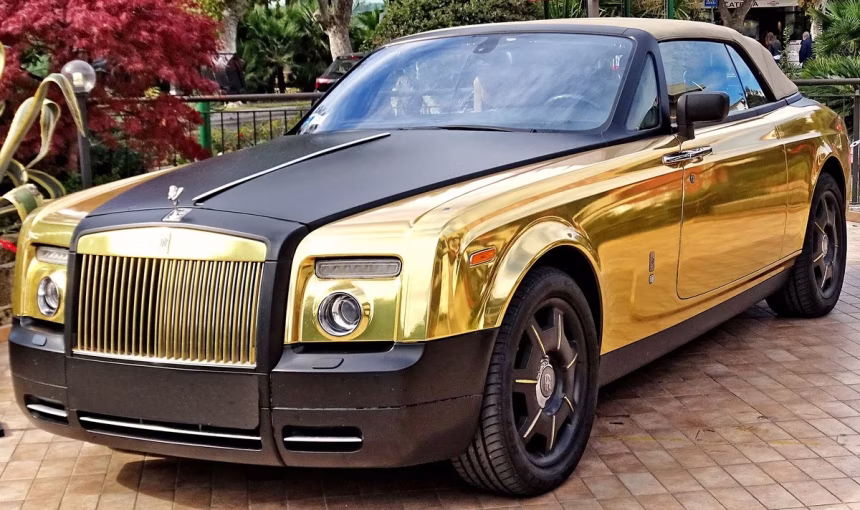 ROLLS-ROYCE MOTOR CARS UTVÁŘÍ SVĚT JIŽ 120 LET - foto 2 | brand photo