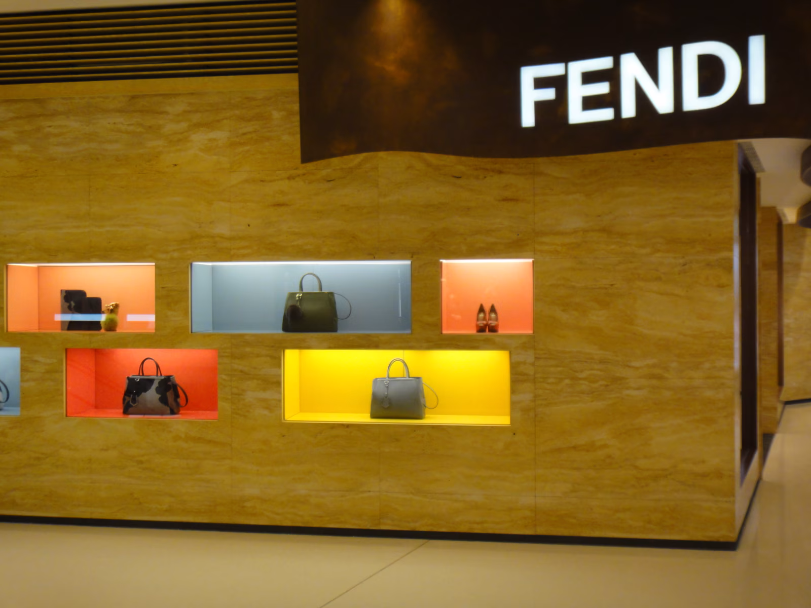 Fendi butik a kabelky