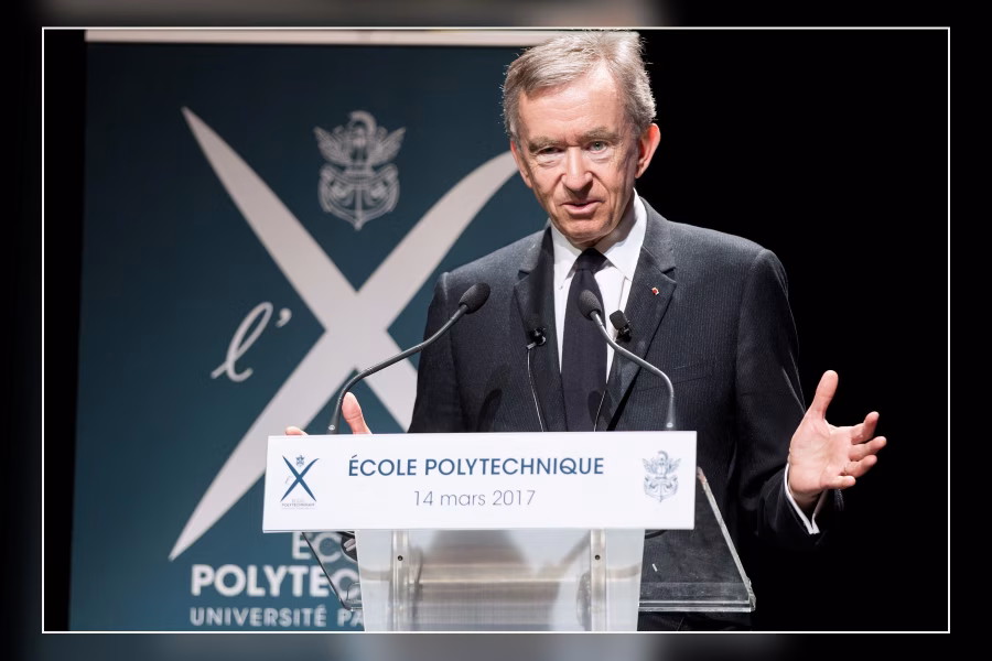 Bernard Arnault během veřejné návštěvy v roce 2017