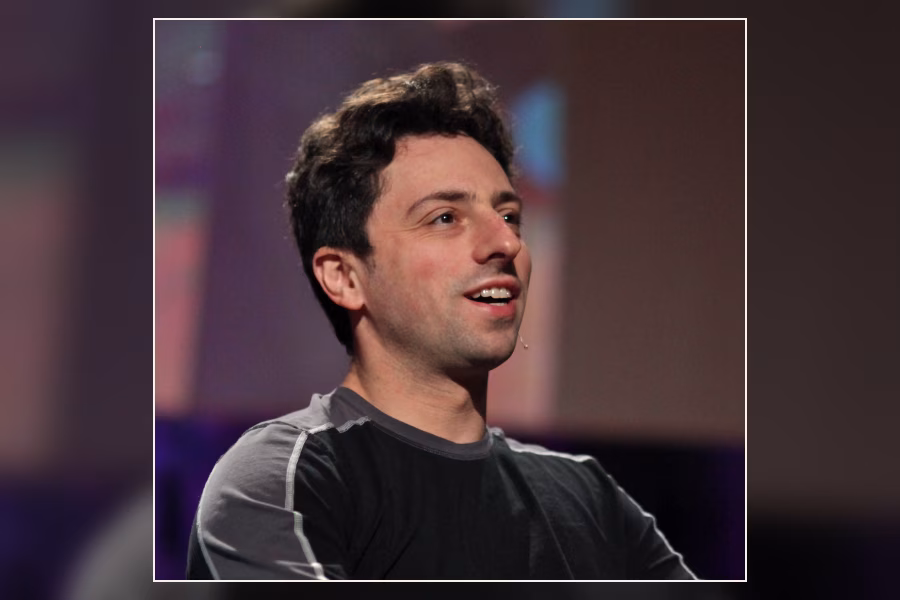 Sergey Brin představuje technologii na pódiu TED v roce 2010