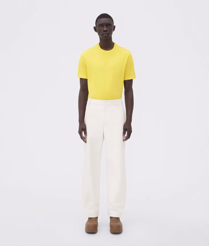 BOTTEGA VENETA: OBLEČENÍ A CESTOVNÍ KUFRY OPATŘENÉ KOMFORTEM - foto 5 | brand photo