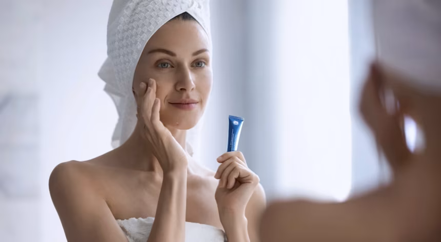 FOREO PŘINÁŠÍ ŘEŠENÍ PRO BOJ S NEDOKONALOSTMI PLETI DÍKY ESPADA BLEMISH SOLUTION - foto 3 | brand photo