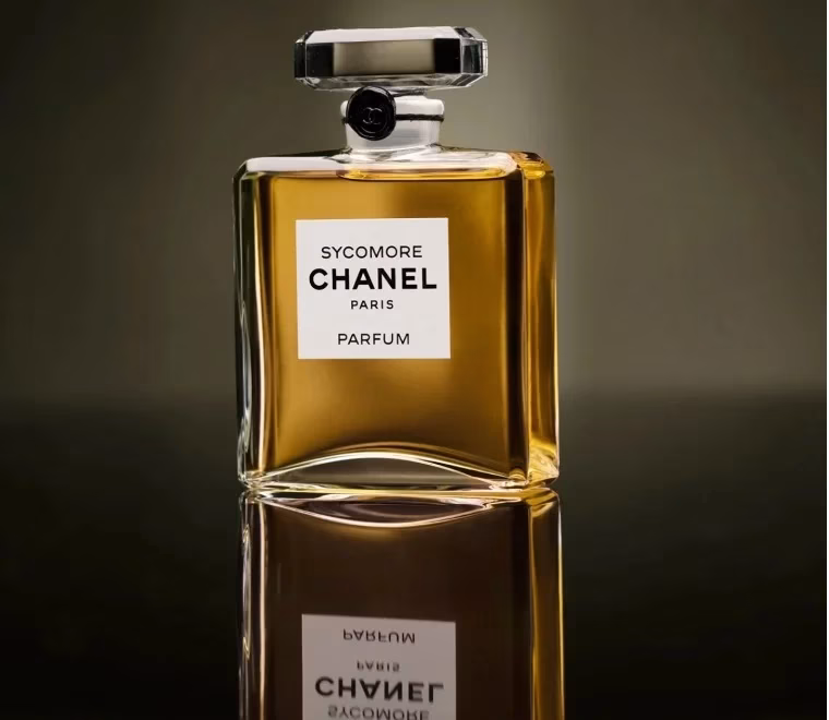 Poznejte dokonalý nový parfém CHANEL SYCOMORE v úžasné dřevěné truhle - foto 2 | brand photo