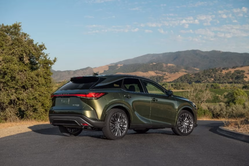 Zbrusu nový Lexus RX 450h+ plug-in hybrid dojede dál - foto 4 | brand photo