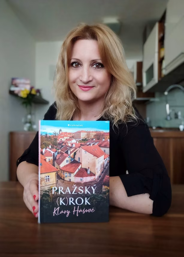 Ponořte se do poetického průvodce knihy Pražský (k)rok s autorkou knihy a milovnicí Prahy Klárou Hášovou - foto 4 | bra…