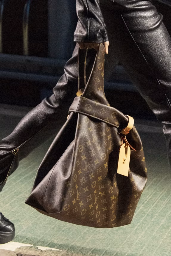 Louis Vuitton představuje novou verzi kabelky Atlantis - foto 2 | brand photo