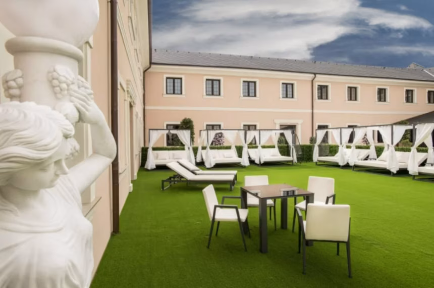 Nahlédněte do krásy hotelu Château Šanov s Danielem Balázsem, ředitelem hotelu - foto 2 | brand photo