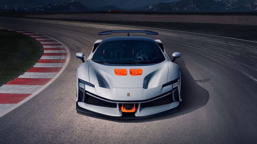 Ferrari SF90 XX Stradale: Žhavé superauto