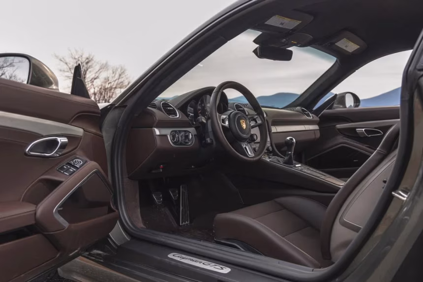 Porsche 718 Cayman: sportovní vůz, který vám nabídne moderní technologie - foto 3 | brand photo