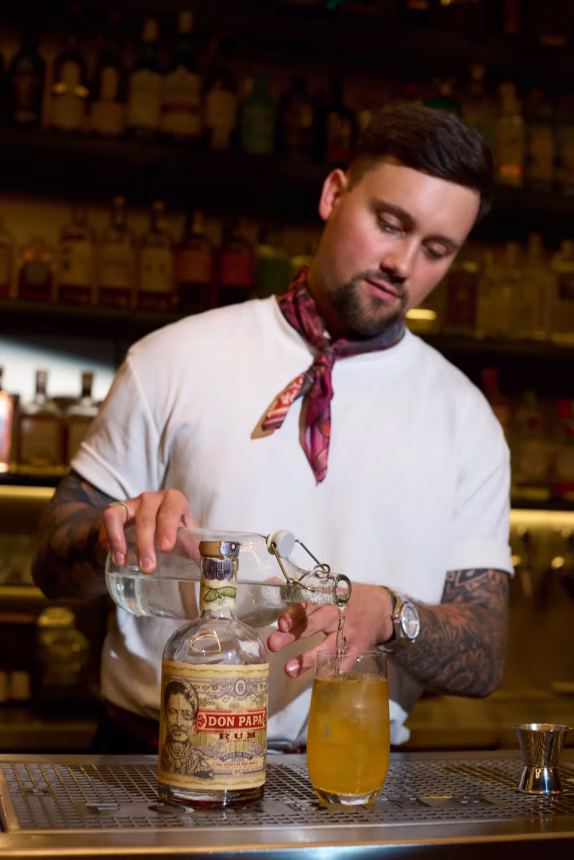 Don Papa Rum a MFF Karlovy Vary uvádí: Don Papa Premiere, oficiální drink Mezinárodního filmového festivalu Karlovy Var…