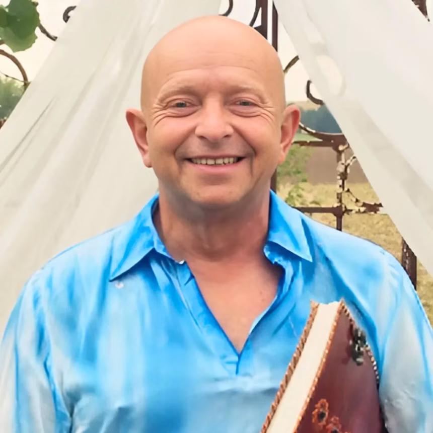 Karel Svoboda: Tvořím most mezi světem hmotným a duchovním – foto 2 | brand photo
