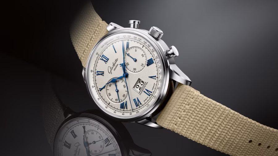 Světlý Senator Chronograph s modrými ručkami a číslicemi