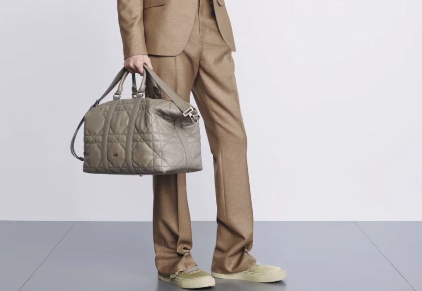 Motiv Maxi Cannage na taškách pánské kolekce Dior winter 2024-2025 - foto 1 | brand photo