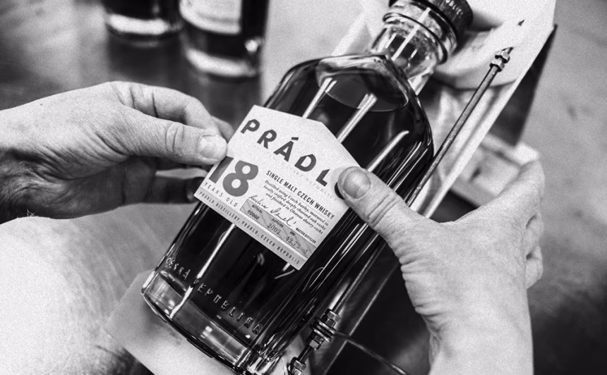 NA TRH MÍŘÍ NOVÁ ČESKÁ WHISKY PRÁDLO - foto 1 | brand photo