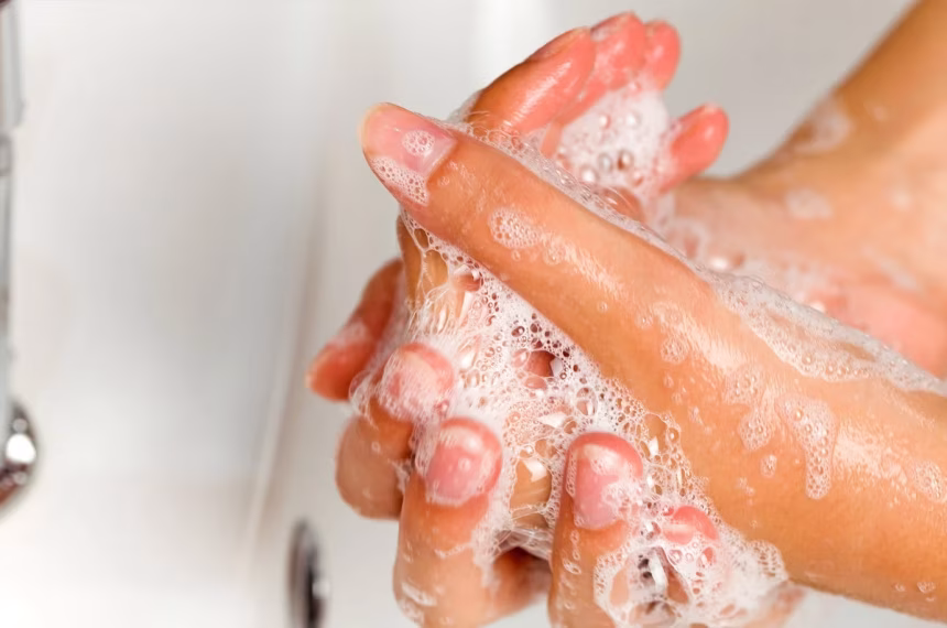 NAOS přináší řešení dermatologických problémů, které způsobuje používání dezinfekce - foto 1 | brand photo