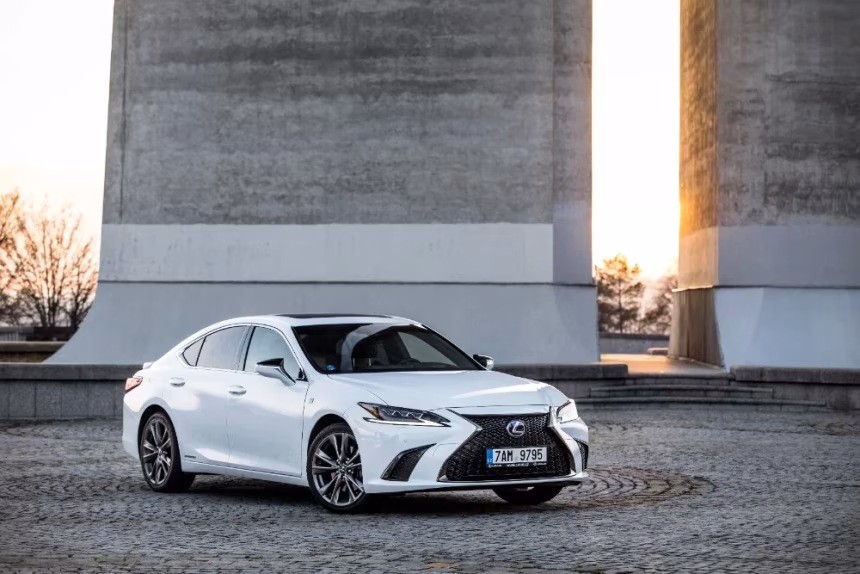 Nejoblíbenější limuzína od Lexus je model ES - foto 1 | brand photo