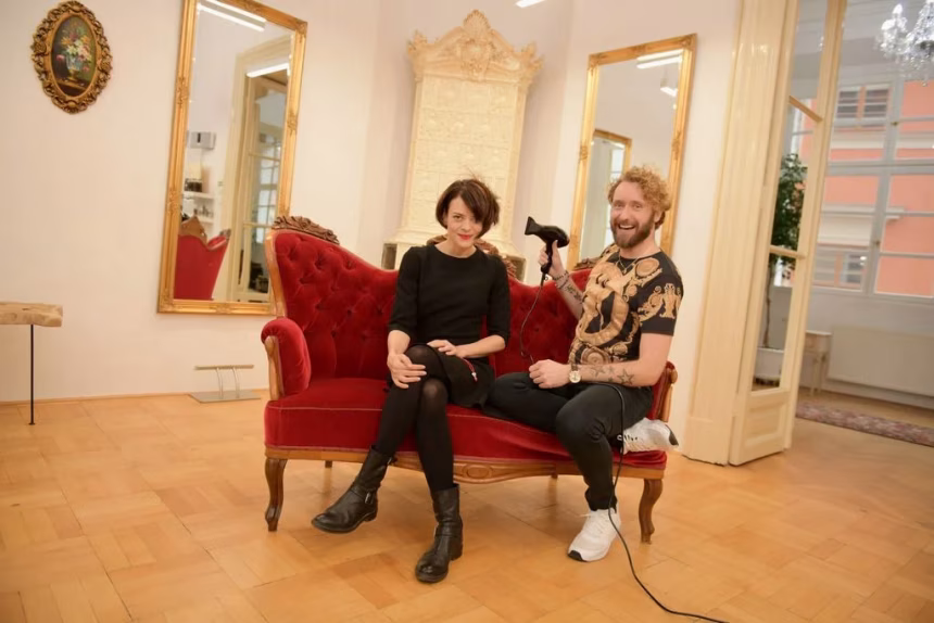 Neuvěřitelný a zároveň kvalitní kadeřnický salon Organics by Filip Gregor - foto 1 | brand photo