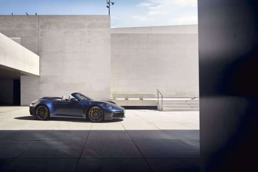 Nové Porsche 911 Cabriolet. Připraveno pro sezonu jízdy s větrem ve vlasech - foto 1 | brand photo