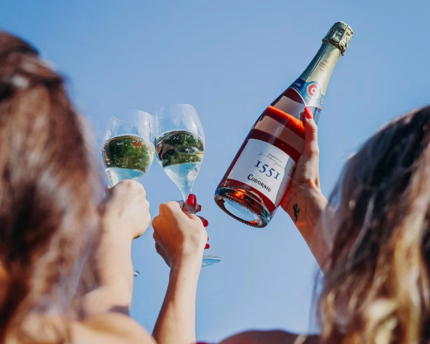 Oslavte Mezinárodní den Cavy s Codorníu – tradicí španělského šumivého vína - foto 1 | brand photo
