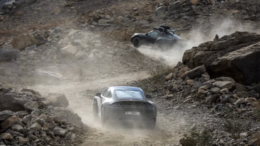 Porsche 911 Dakar se testuje na šotolině, písku a sněhu - foto 1 | brand photo