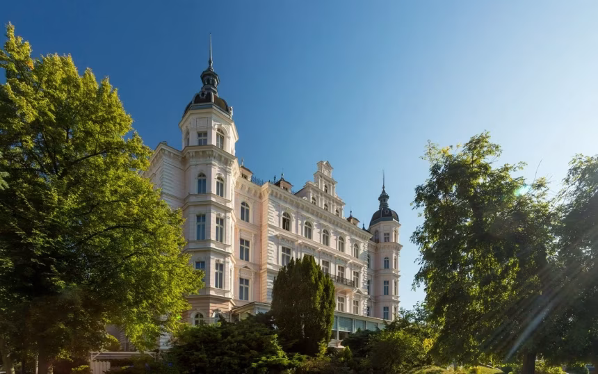Poznejte Hotel BRISTOL PALACE****, jednu z nejkrásnějších karlovarských rezidencí - foto 1 | brand photo