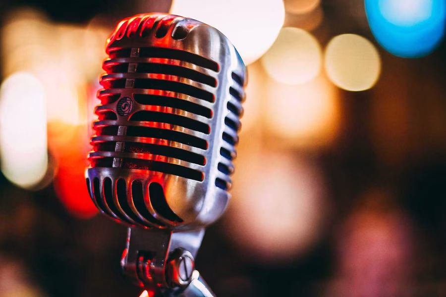 Queens Sing the Blue Notes: A Tribute to Bessie Smith & more